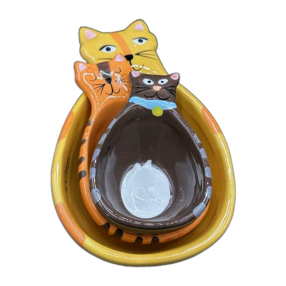 Vintage Cat Measuring Cup Set